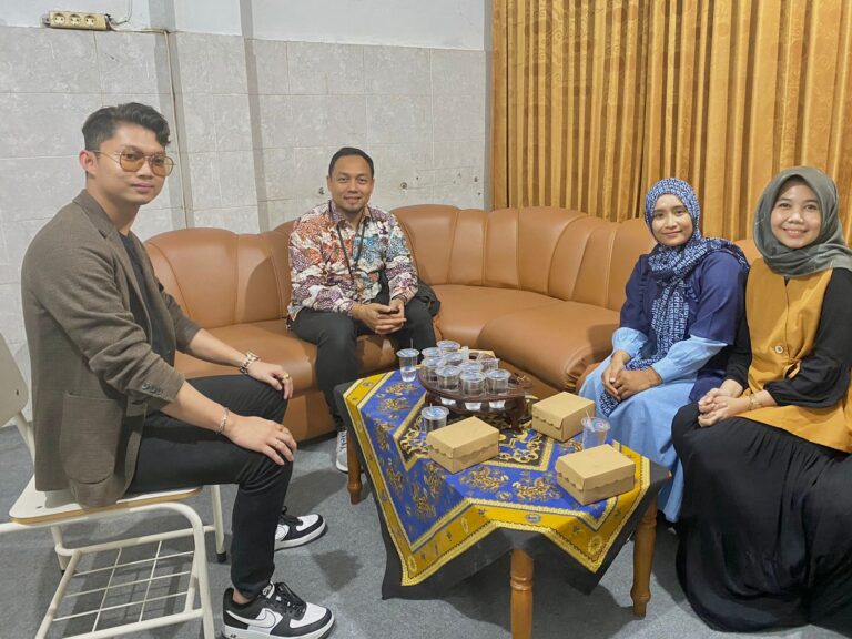 Kunjungan Kepala IDX Jawa Tengah ke STEI Permata Bojonegoro
